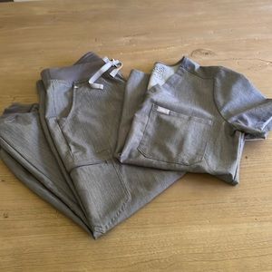 FIGS Zamora Jogger Scrub Set Heather Grey Med/Med